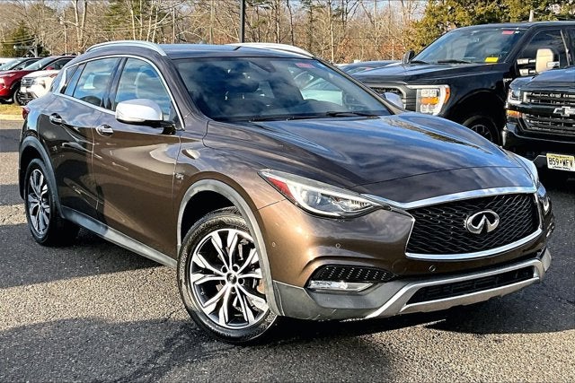 2017 INFINITI QX30 Premium
