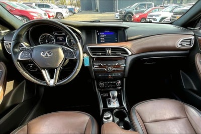 2017 INFINITI QX30 Premium