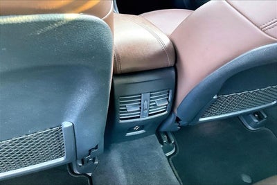 2017 INFINITI QX30 Premium