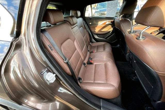 2017 INFINITI QX30 Premium