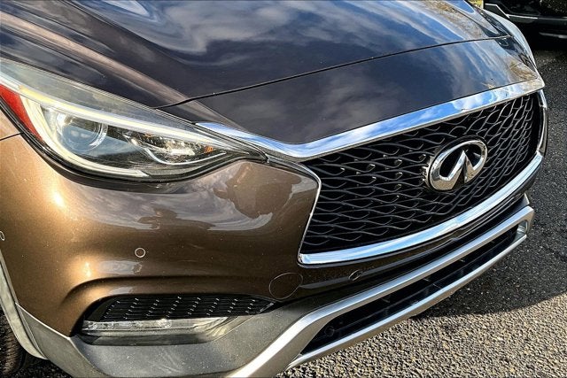 2017 INFINITI QX30 Premium
