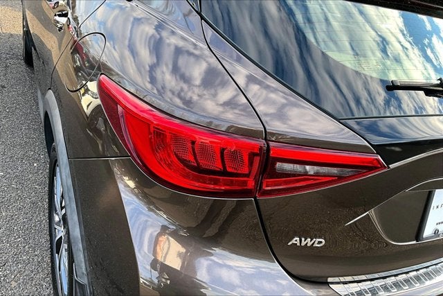 2017 INFINITI QX30 Premium