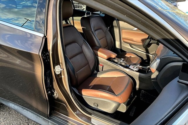 2017 INFINITI QX30 Premium