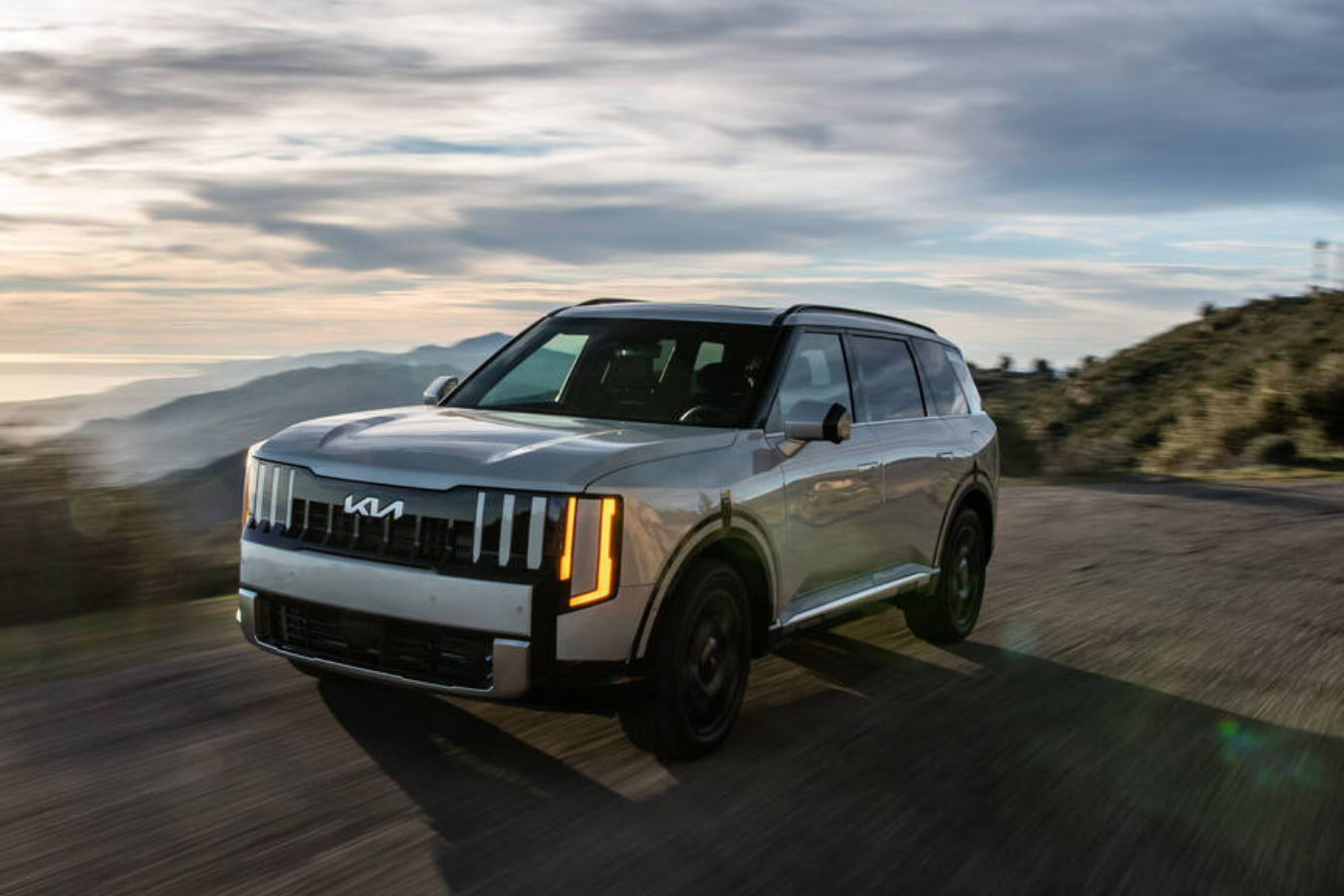 2027 Kia Telluride Hybrid exterior front three-quarter view