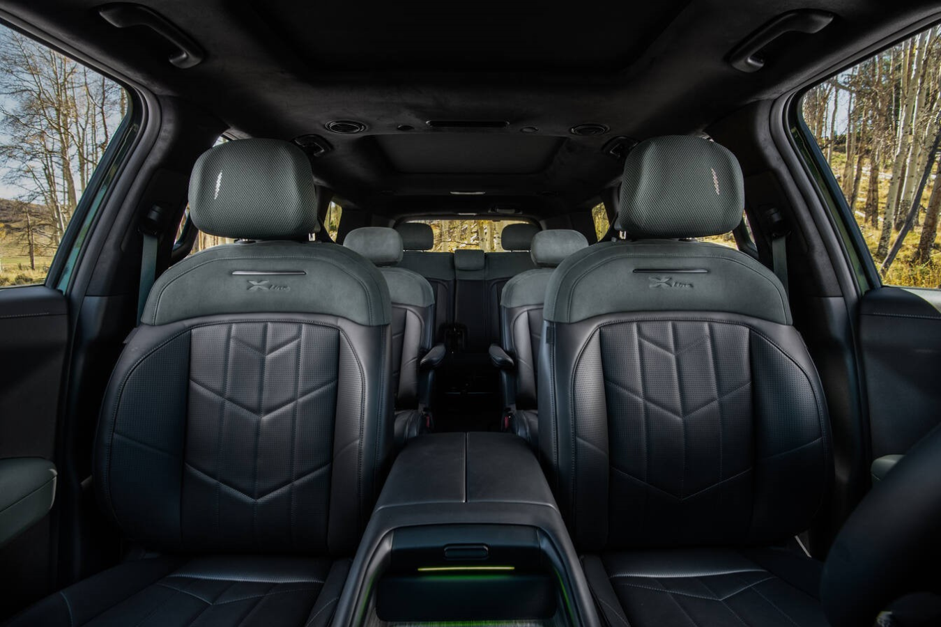 2027 Kia Telluride Hybrid second row captain chairs and interior seating